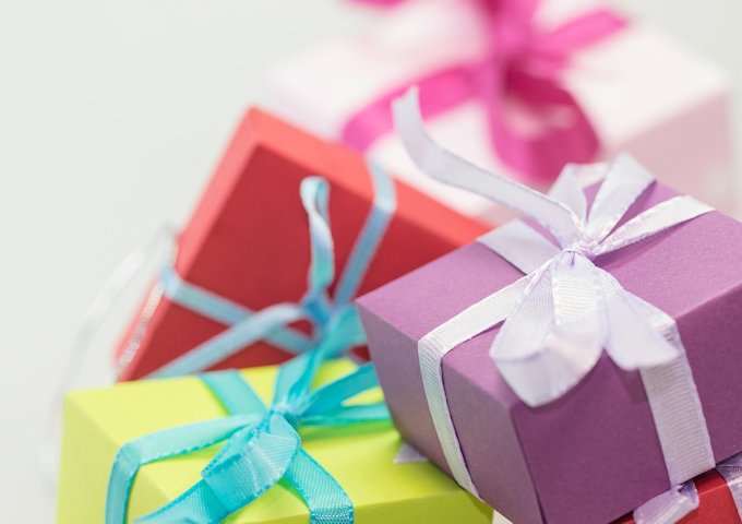 gifts-570821_1280